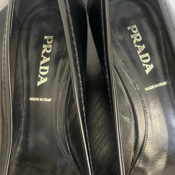 Prada Women's Black Leather Kitten Heels 👠