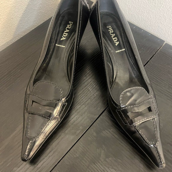 Prada Women's Black Leather Kitten Heels 👠